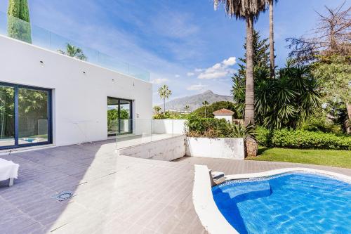 AA Guest - Jardines de Generalife Luxury Eco Villa with Private Pool