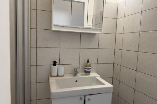 Near Schönbrunn & Mariahilfer Straße I 4 Guests I Schönbrunn Metro 5 min