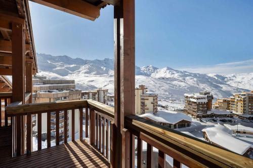 Luxury Penthouse with Mountain View & Fireplace