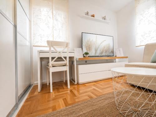 Cozy Apartment with garden and parking, near Center