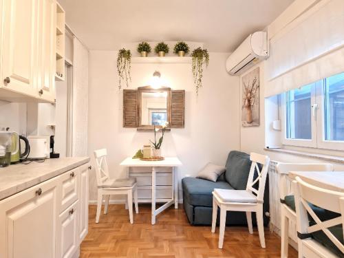 Cozy Apartment with garden and parking, near Center