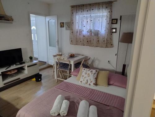 Apartment by the sea EMA