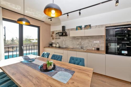 Villa Casa Ladonia, a stylish pool villa in Labin