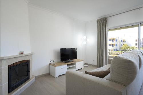 Melias apartment - 2 br apartment whit pool by HD