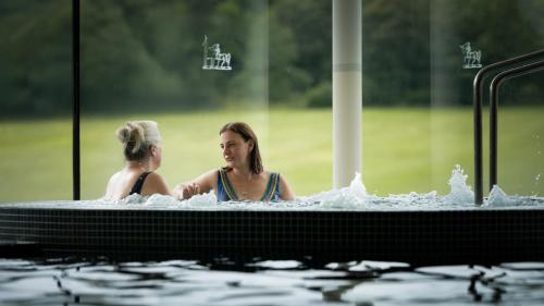 Bowood Hotel, Spa, and Golf Resort — Pool view