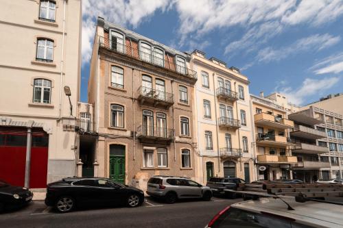 Large Apartment by Avenida da Liberdade 7BR wAC
