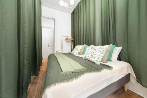 Large Apartment by Avenida da Liberdade 7BR wAC