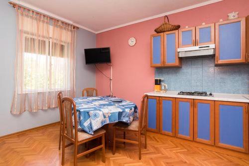 Colorful flat with bell-shaped balcony