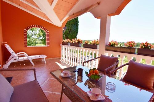 Peaceful countryside stay with terrace