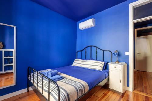 NEW! Grand & Central - Blue Bica Pessoa
