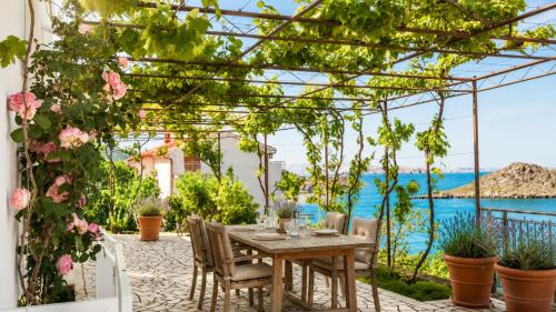 Apartment Mediera sea view 3 by Villas Guide
