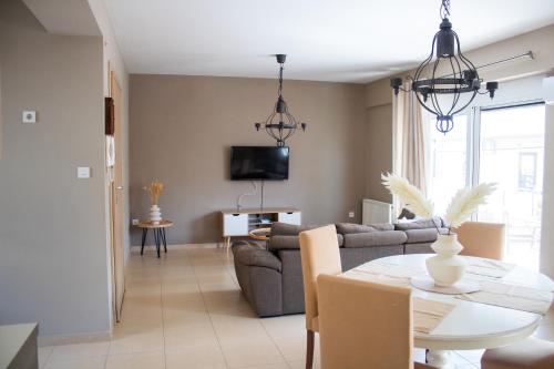 EMVI Cozy Seaside Apartment near Athens Airport