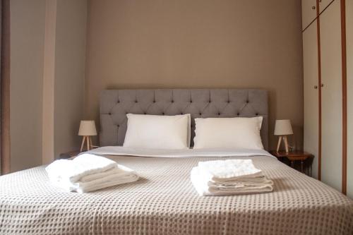 EMVI Cozy Seaside Apartment near Athens Airport
