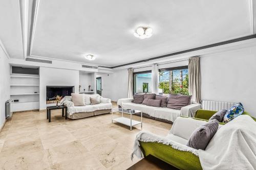 AA Guest - Jardines de Generalife Luxury Eco Villa with Private Pool