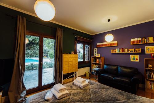 Anna's Mansion tesisinde bir oturma alanı