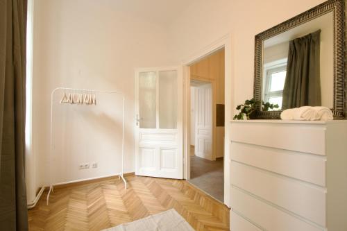 CityFlow Family Apartment