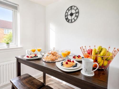 Boutique Townhouse - Sleeps up to 8 - Perfect for Families & Groups! photo 10
