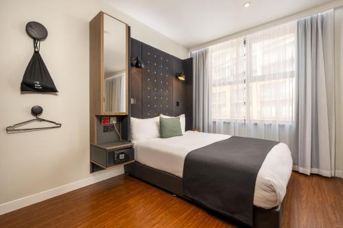 Accessible Double Room with Window