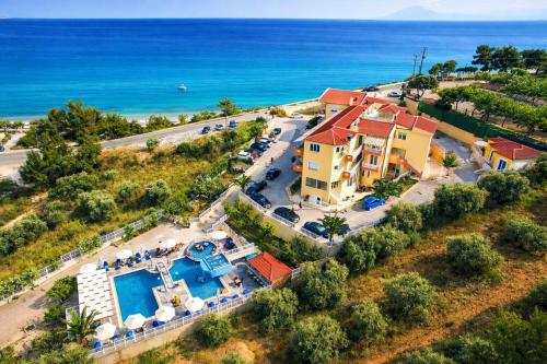 Peisaj natural din apropierea acestui hotel