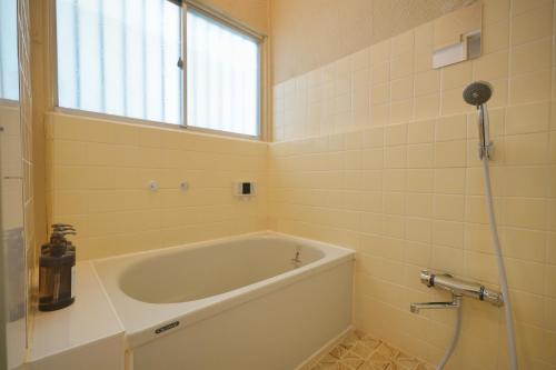 15min to Shinjuku, 5min Walk from the Station, Cozy Private House, Ideal base for sightseeing in Tokyo, Peaceful Area, Coffee & Cinema, Blue Atelier Toko