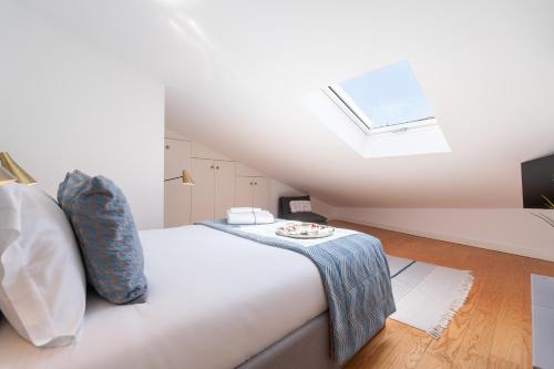 Stylish Flats with Terrace & Jacuzzi by HostWise