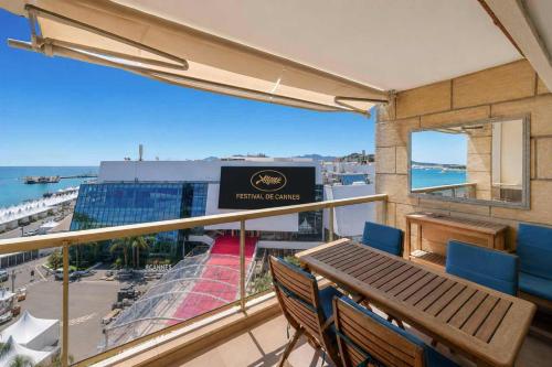 REF 2061 - Superb 3-room apartment Cannes Croisette