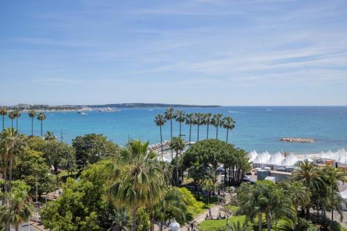 REF 2061 - Superb 3-room apartment Cannes Croisette