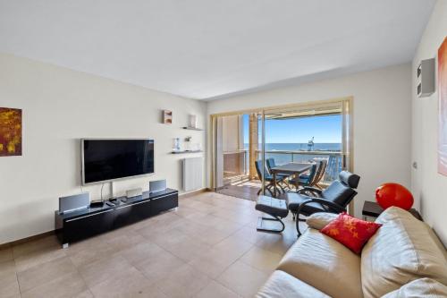 REF 2061 - Superb 3-room apartment Cannes Croisette