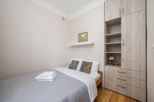 Świętojerska Comfort Apartment by BookingHost