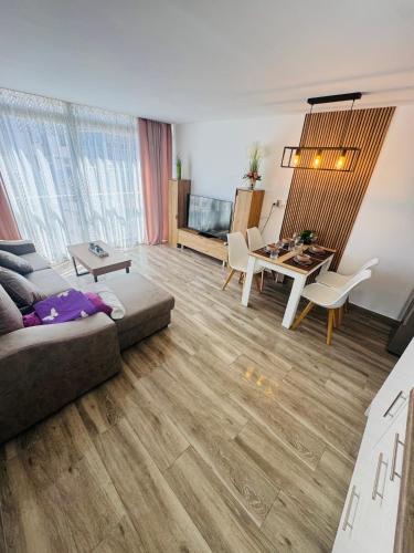 Calpe apartamento renovado a 3 min de la playa ,wifi,aire,parking,vistas comunitario
