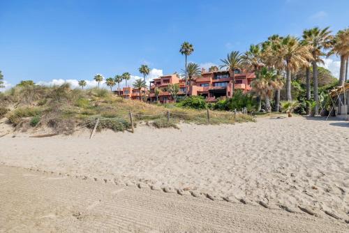 Superb Family Friendly Apt Short Walk to Beach