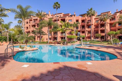 Superb Family Friendly Apt Short Walk to Beach