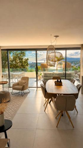 Luxury Penthouse with panoramic Sea & Mountain Views