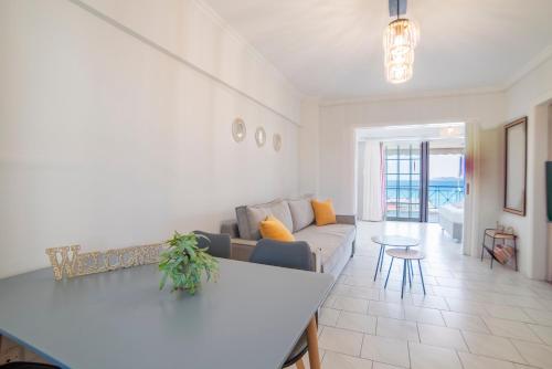 EliseLoutrakiApartment