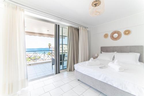 EliseLoutrakiApartment