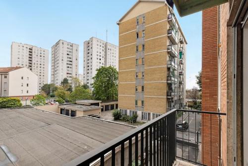 Modern Home Milano with Wi-Fi & AC 15 min to Duomo