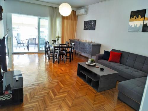 Spacious apartment 100m2 at Acropolis next to Plaka