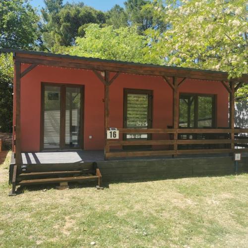 Sunny Home 16 - rodzinny domek w Dalmacji