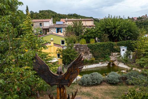 SacredGaia - Retreat & Holistic Center