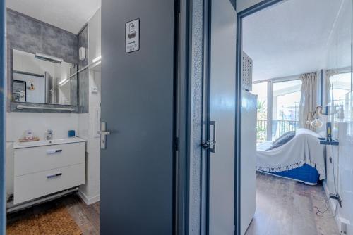 Apartment with wifi, air conditioning and pool