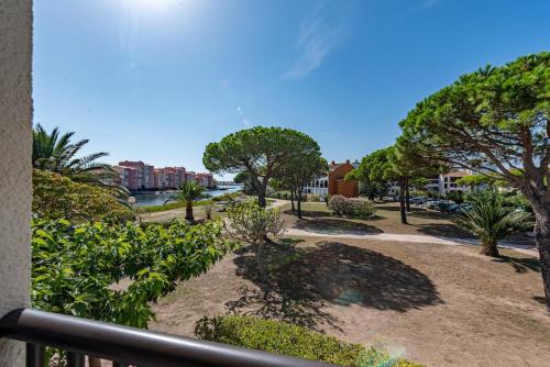 Apartment with wifi, air conditioning and pool