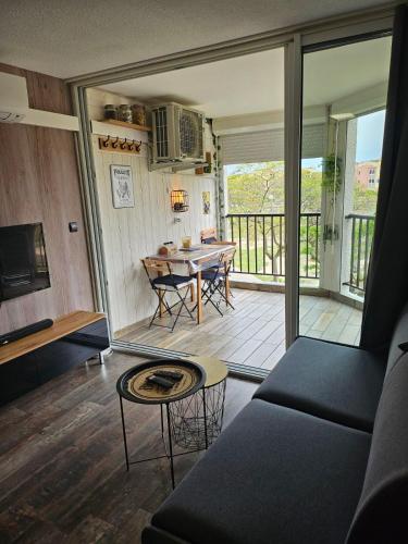 Apartment with wifi, air conditioning and pool