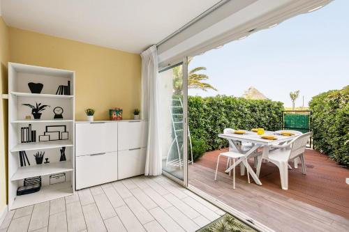 Savanna Beach Rochelongue apartment with pool & parking