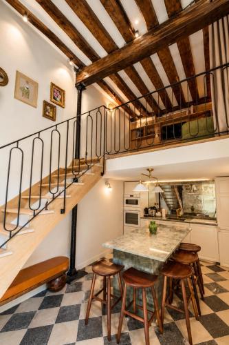 Elegant Duplex in the Heart of Le Marais