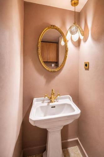 Elegant Duplex in the Heart of Le Marais