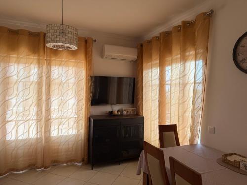 Charm Apartment T2 with Big Private Terrace Self check-in