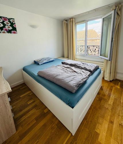 Cozy Room in Le Marais