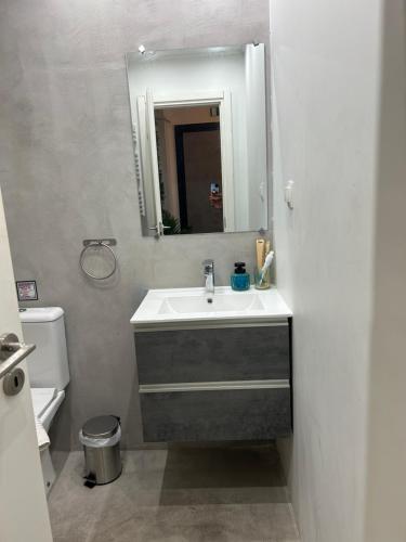 Argy's cozy apartment in Pireaus Port