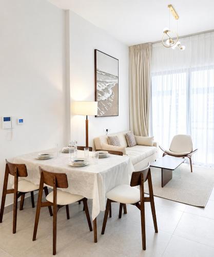 Stylish and Spacious Home in JVC