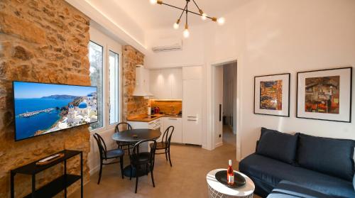 Athenea Hill Suites